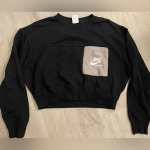 Cropped Nike Sweatshirt
